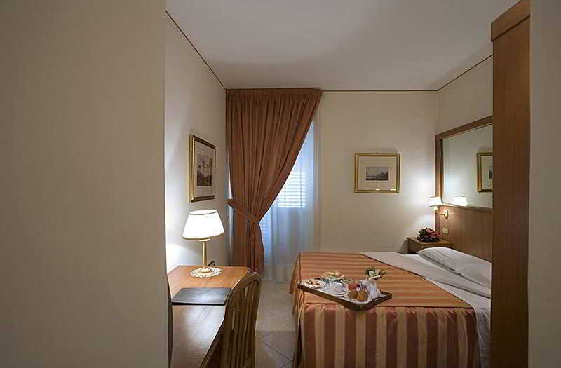 Hotel San Giorgio 那不勒斯 客房 照片
